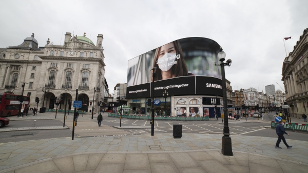 삼성전자가 영국 런던 피카딜리 서커스에서 진행 중인 '스마일 캠페인' 옥외 광고 모습. [사진=삼성전자]