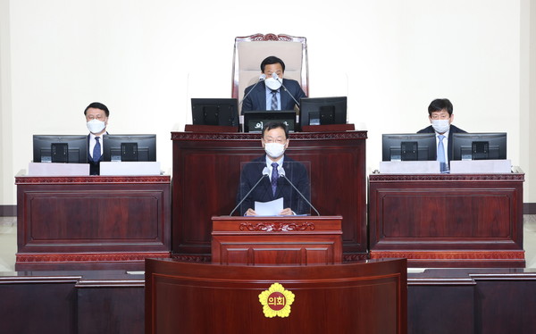 민경선 도의원이 16일 열린 제350회 임시회 제1차본회의에서 발언하고 있다. [사진=경기도의회]