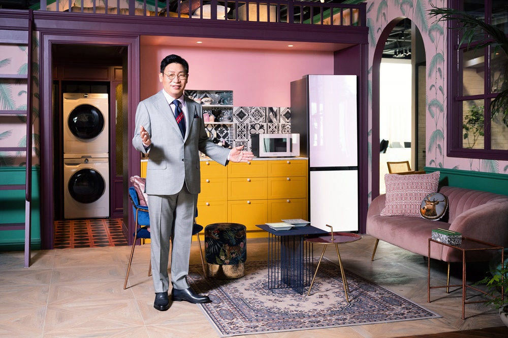 온라인으로 진행된 ‘삼성 비스포크 홈 2021’ 행사에서 삼성전자 생활가전사업부장 이재승 사장이 오프닝 스피치를 하고 있다. [사진=삼성전자]