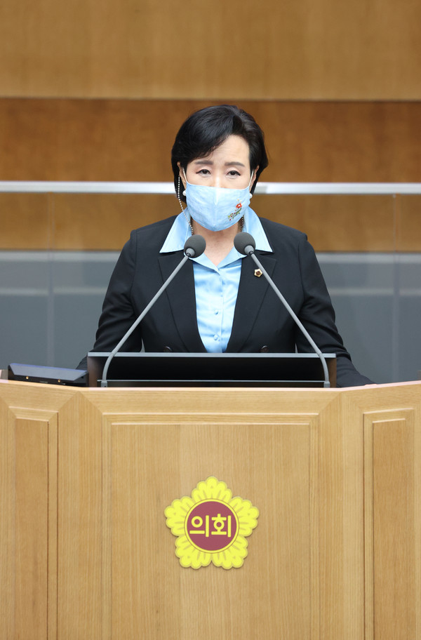 정윤경 경기도의회 교육기획위원장 [사진=경기도의회]