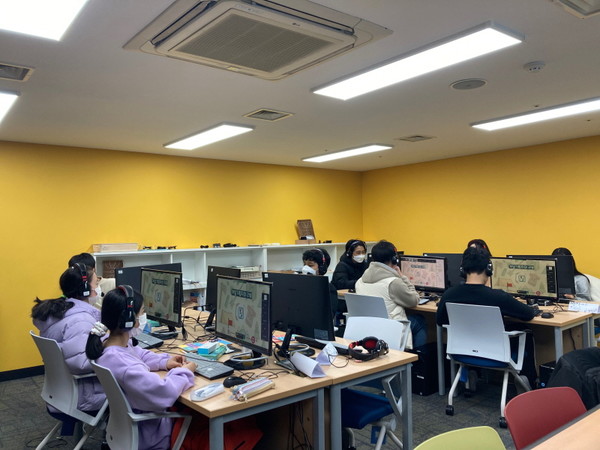 스마일게이트 퓨처랩 온라인 진로 프로그램[사진=경기도]