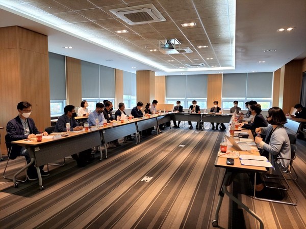 자유무역협정(FTA)을 활용한 도내 기업의 수출 확대 방안 마련을 위한 간담회 현장 [사진=경기도]