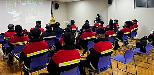 11월 8일 진행된 ‘가을철 산불방지 교육· 훈련[사진=수원특례시]