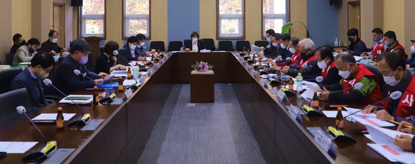 평택시의회 류정화 의원, 오성면 레미콘공장 이전 관련 간담회 개최[사진=평택시의회]