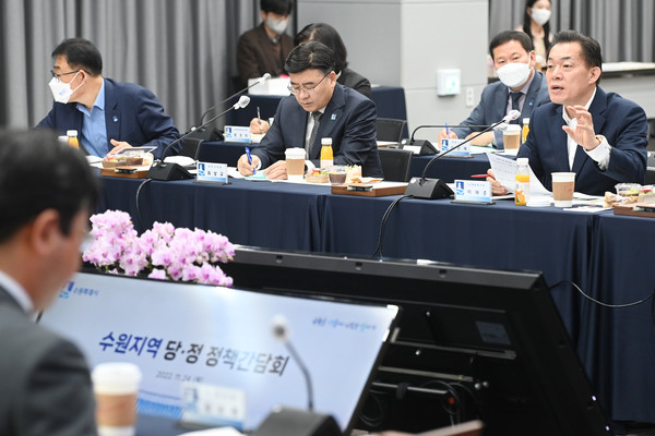 정책간담회에서 이재준 시장이 발언하고 있다.[사진=수원특례시]