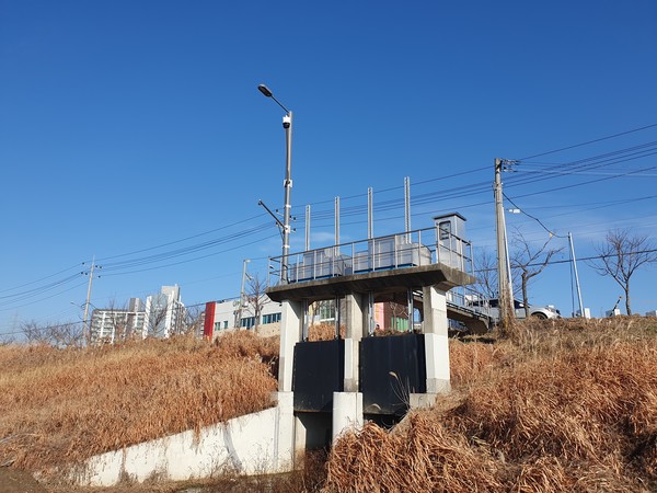 스마트 홍수관리시스템을 구축한 원평3배수문[사진=평택시]