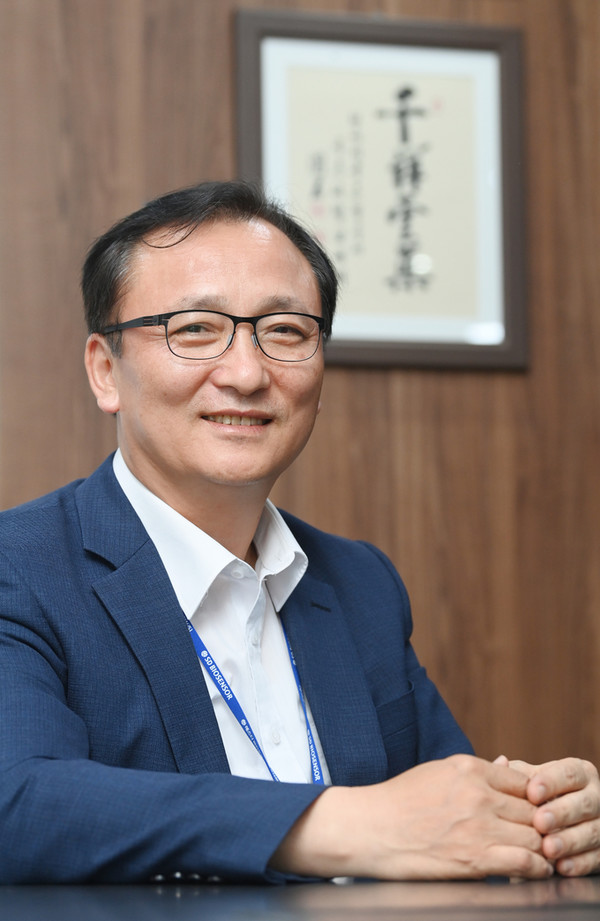 지역사회봉사부문 이효근 에스디바이오센서 대표이사[사진=수원특례시]