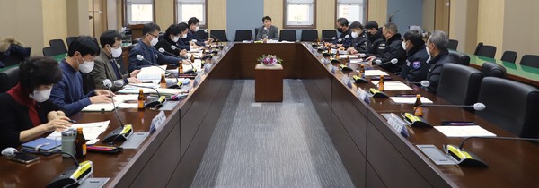 평택시의회 이기형 산업건설위원장, 공동주택 경비노동자 등 처우개선 간담회 개최[사진=평택시의회]