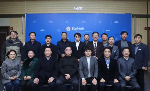 평택시의회 이기형 의원, 중앙상인회와 간담회 개최[사진=평택시의회]