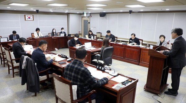 수원특례시의회 도시환경위원회, 2023년 주요업무계획 보고 청취[사진=수원특례시의회]