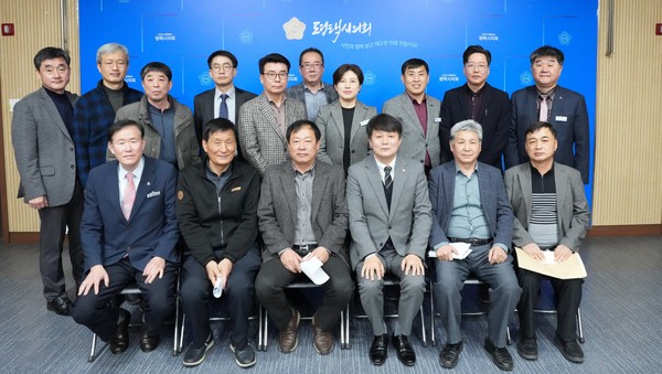 평택시의회 이기형 산업건설위원장, 고덕면 방축리 개발사업에 따른 현안 간담회 개최[사진=평택시의회]