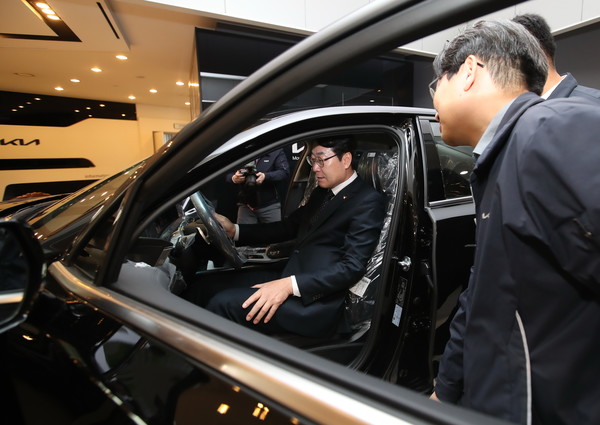 정명근 화성시장,기아 오토랜드 화성 방문[사진=화성시]
