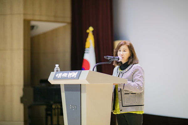 김경희 화성시의회 의장이 축사를 하고 있다.[사진=화성시의회]