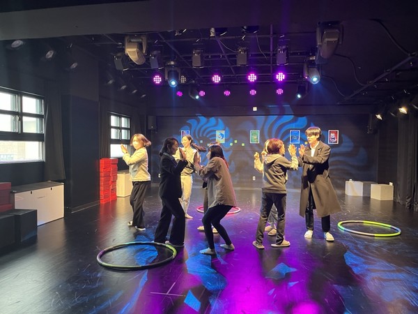 경기도교육청, 경기학교예술창작소에서 예술교육가와 교사가 함께 하는 수업 열려[사진=경기도교육청]