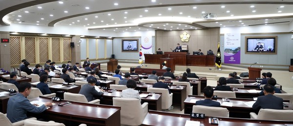 수원특례시의원, '경기남부국제공항' 관련 발언 구설수 올라[사진=수원특례시의회]