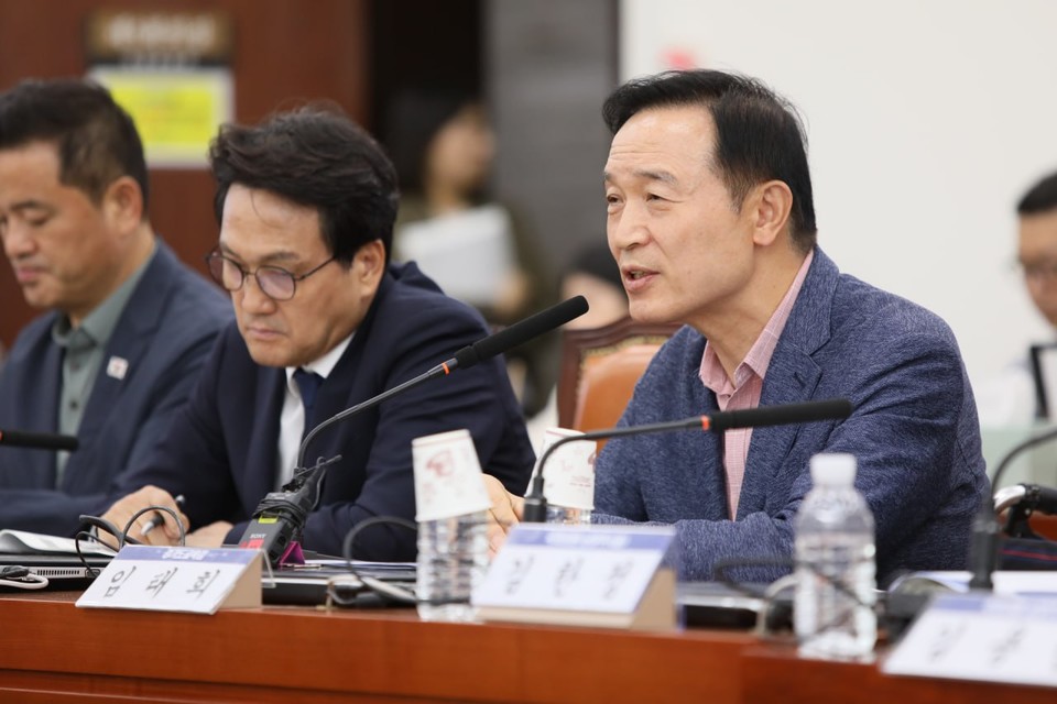 지난 10일 오후 국회에서 열린 ‘경기도 과밀학급 실태와 해결방안 국회 토론회’에서 임태희 경기도교육감이 발언하고 있다. [사진=경기도교육청]