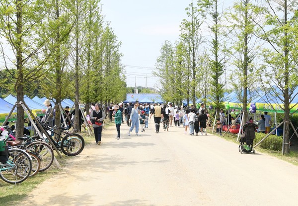 지역공동체 활성화를 위한 초평습지 청보리 축제 & 주민총회[사진=오산시]