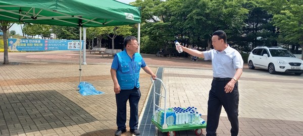 신장1동 바르게살기운동위원회 경로잔치 개최[사진=김철배 기자]