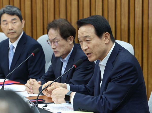 임태희 경기도교육감이 17일 여야정시도교육감 4자협의체 1차 협의회에서 발언하고 있다. [사진=경기도교육청]