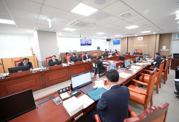 경기도의회 농정해양위원회 2023년도 행정사무감사 [사진=경기도의회]