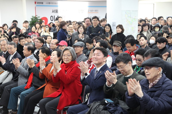 이수정 후보 개소식이 성황리에 진행되고 있다 [사진=홍승혁 기자]