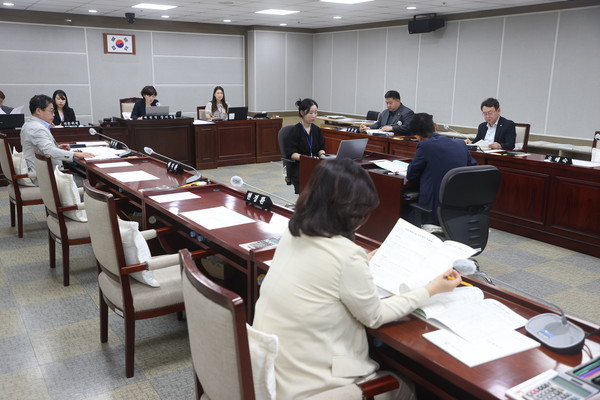 수원특례시의회 문화체육교육위원회 [사진=수원시의회]