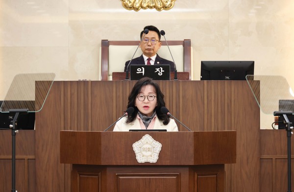 예산결산특별위원회 위원장으로 당선된 김혜영 위원장 당선 소감 모습