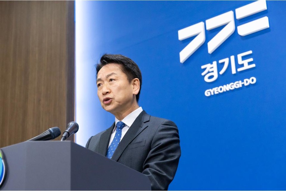 고영인 경기도 경제부지사가 10일 오후 도청 브리핑룸에서 ‘경기남부광역철도 신설 관련 기자회견’을 진행하고 있다. [사진=경기도]