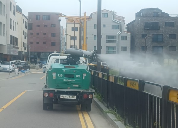 감염병 예방 방역소독 [사진=화성시]