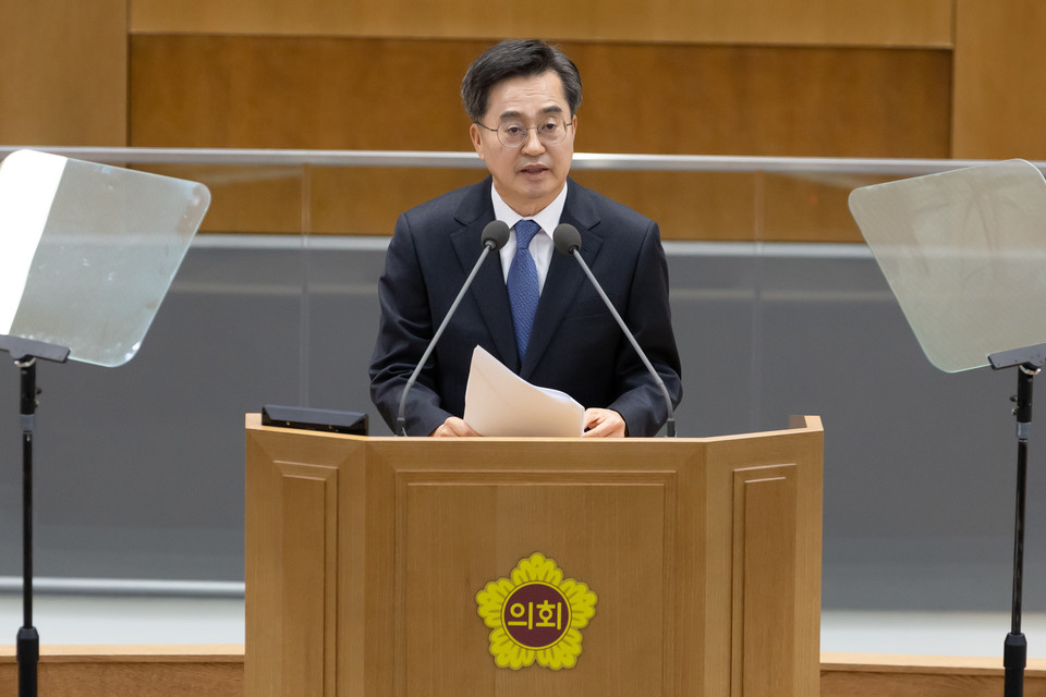 김동연 경기도지사가 12일 오전 경기도의회 본회의장에서 열린 경기도의회 제382회 임시회 제2차 본회의에서 ‘경기도 조기 추경’ 계획을 밝히고 있다. [사진=경기도]