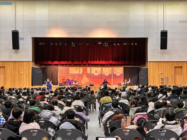 경기미래교육양평캠퍼스 어린이 영어뮤지컬 ‘보물찾기’ [사진=경기도평생교육진흥원]