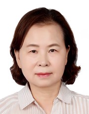 이경자 수필가