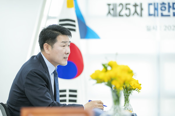 배정수 화성특례시의회 의장이 10일 대한민국특례시의회 의장협의회 제25차 정례회의에서 발언하고 있다.