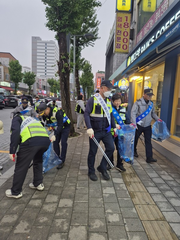 지난 5월 1일 서정리역 플로깅 합동순찰 [사진=평택경찰서]