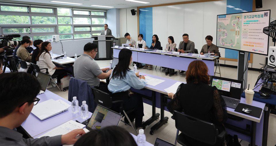 경기도교육청(교육감 임태희)이 ‘교육 1~3섹터’로 명명한 학교, 경기공유학교, 경기온라인학교의 유기적 연계 강화로 모든 학생의 성장을 지원하는 고교학점제 운영에 적극 힘쓴다.