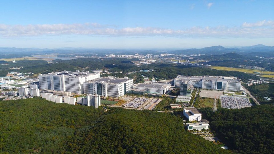 LG디스플레이 파주사업장 전경 [사진=경기도]