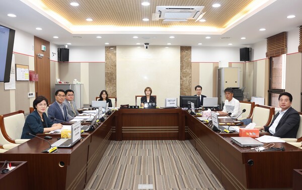 사진1) 평택시의회 산업건설위원회 위원들