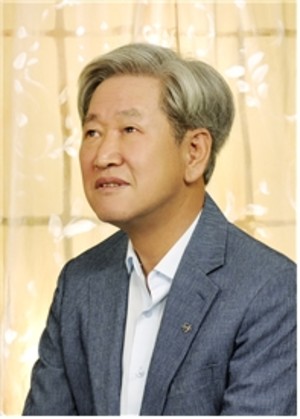 김동석 시조시인