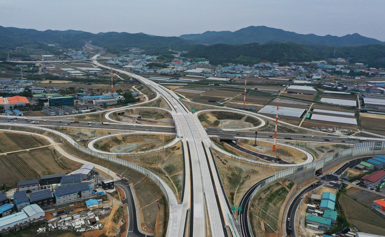 봉담~송산 고속도로 전경 [사진=연합]