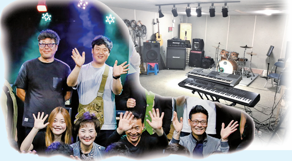 '3.4.5.6.' 직장인밴드의 연습실과 공연후 단체사진 모습