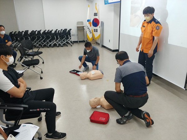 전통시장 소방안전교육 실습 [사진=경기도시장상권진흥원]